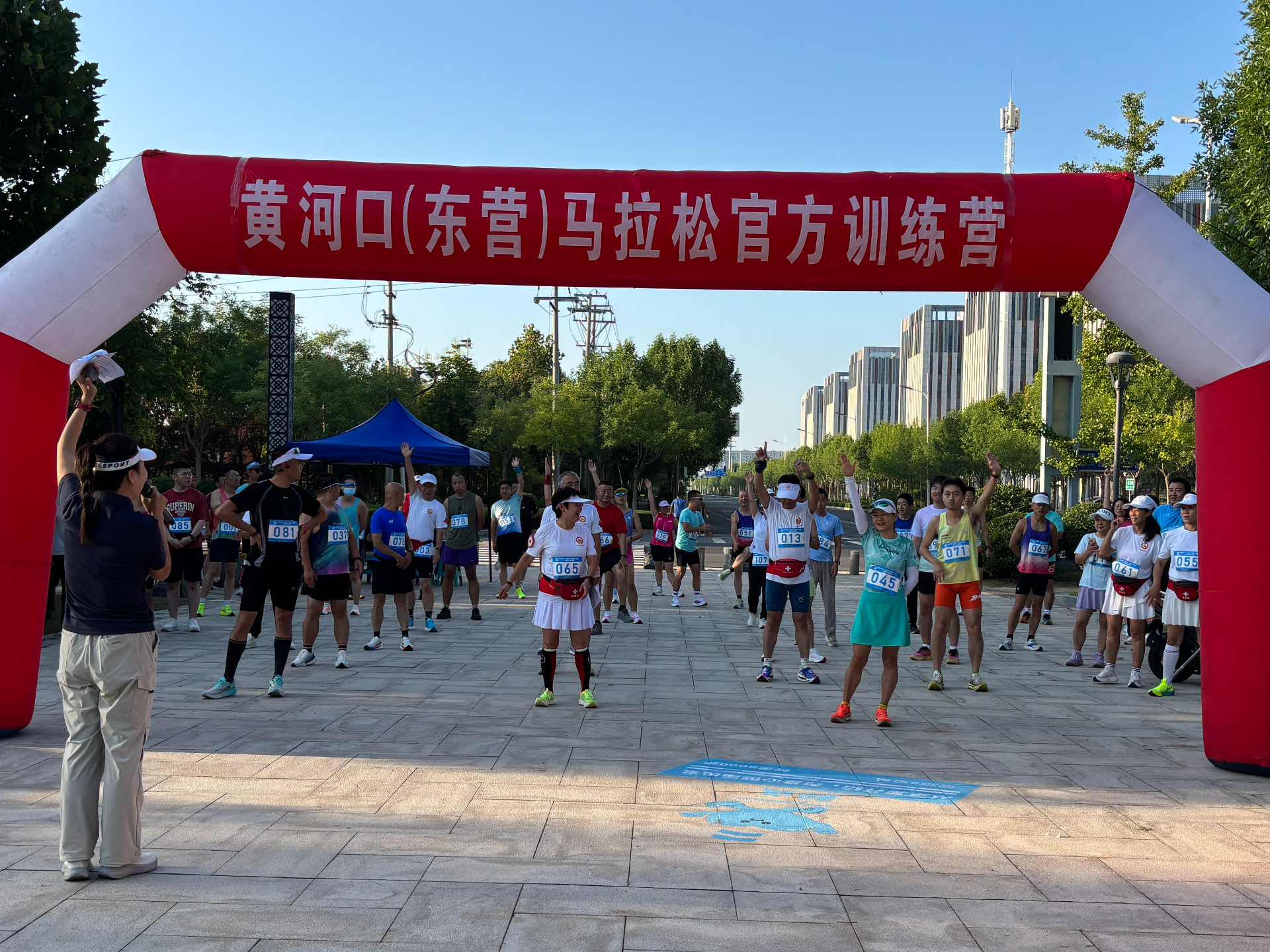 晨光、绿树、奔跑的人!东马训练营把东营跑友的热情拉满了~