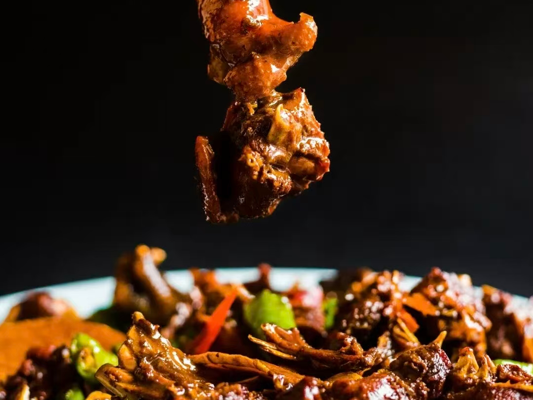 跑临马，吃炒鸡！味来餐厅100份招牌炒鸡免费送，等你来领！