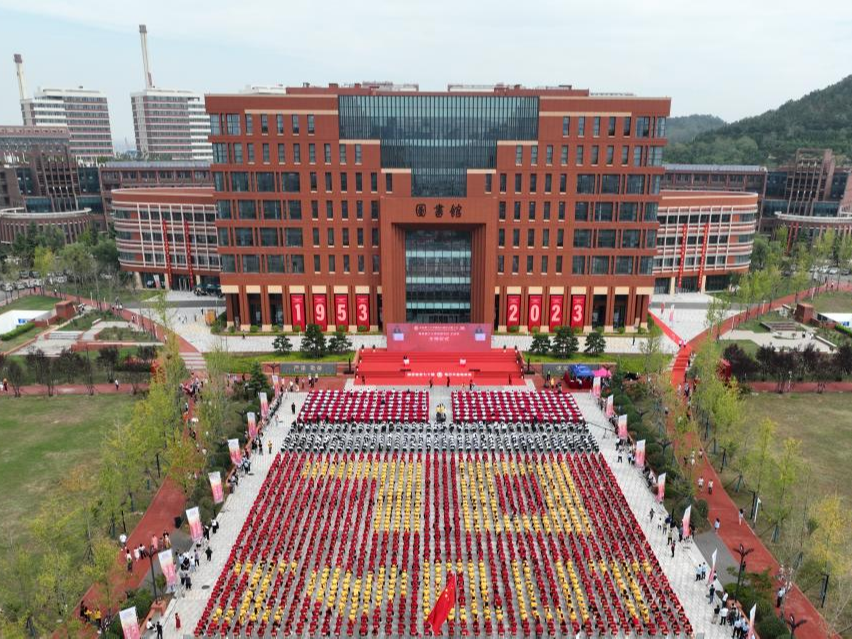 高校联赛 | 因跑相聚，向前超越！青岛理工大学战队向风而行